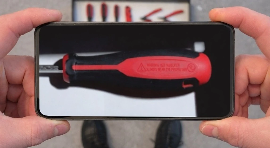 Reviewing the drawer photo for clear tool edges